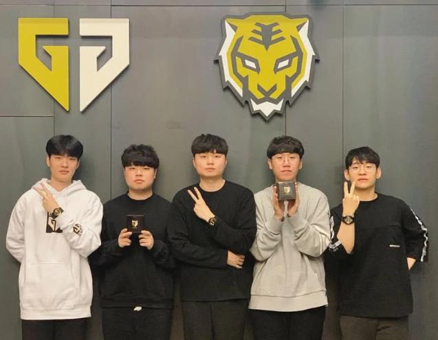 阿尔科亚诺2-1马贝拉，杜月徵替补未登场，埃雷拉制胜